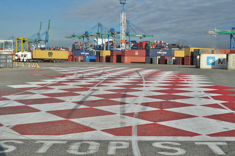 La République arme le génocide, les dockers résistent